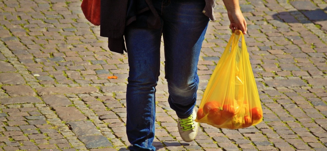 Ραγδαία μείωση της χρήσης πλαστικής σακούλας στα σούπερ μάρκετ το 2019