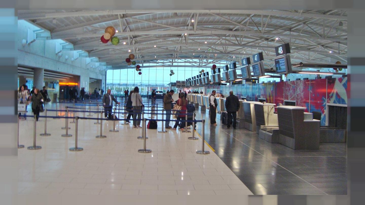 Κύπρος: Επαναλειτουργούν τα αεροδρόμια – Τι θα συμβεί σε περίπτωση κρούσματος σε τουρίστες