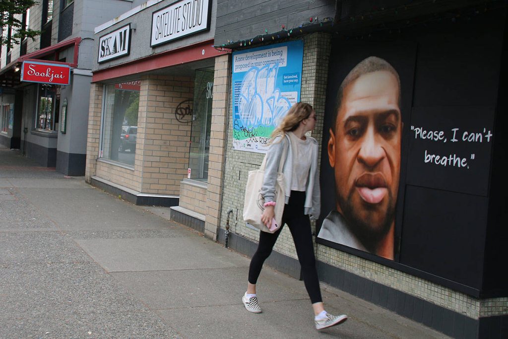 Σφοδρή επίθεση ΗΠΑ σε Κίνα: Εκμεταλλεύεστε με τον πιο απεχθή τρόπο το θάνατο του Τζορτζ Φλόιντ