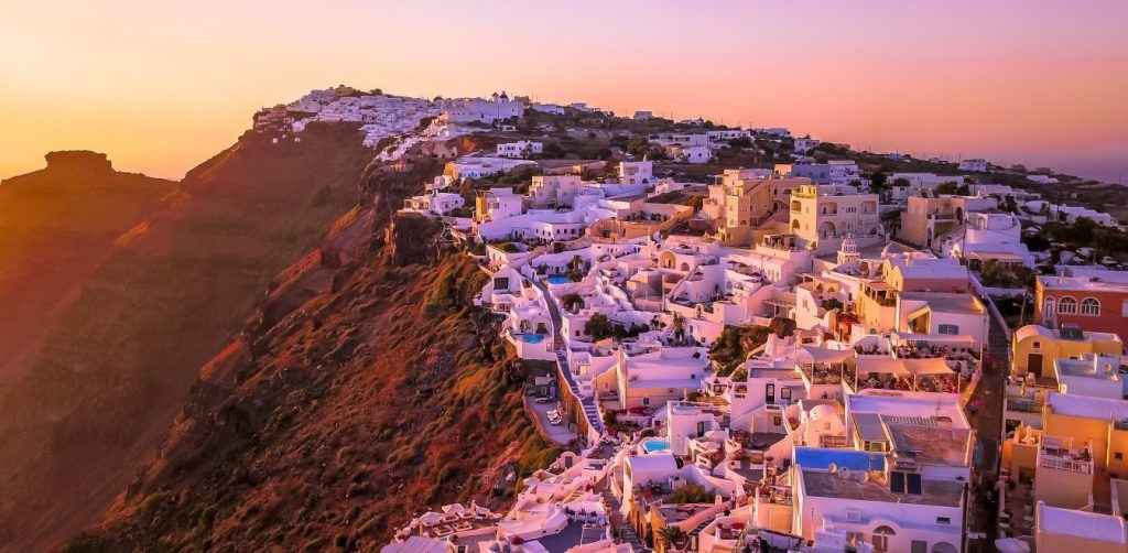 Αναλυτικά πότε ανοίγουν τα χερσαία και θαλάσσια σύνορα – Τα «κόκκινα» και «πράσινα» αεροδρόμια