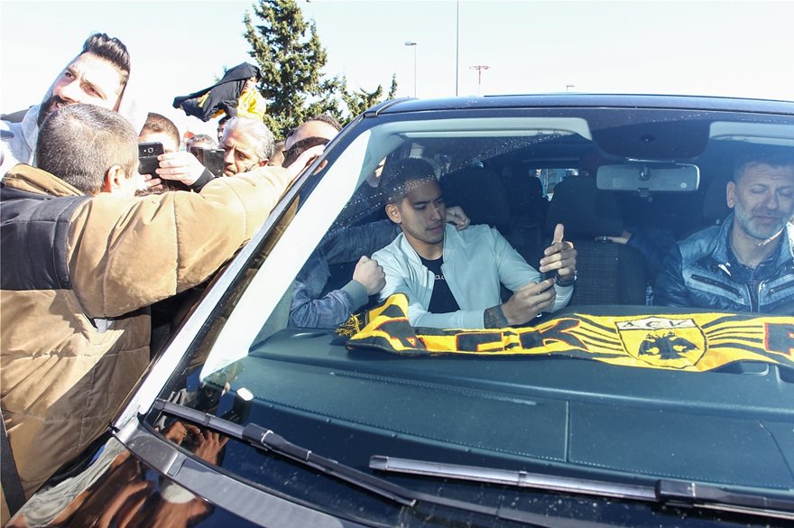 Ισπανικά ΜΜΕ: «Ο Αραούχο θα μείνει στην ΑΕΚ»