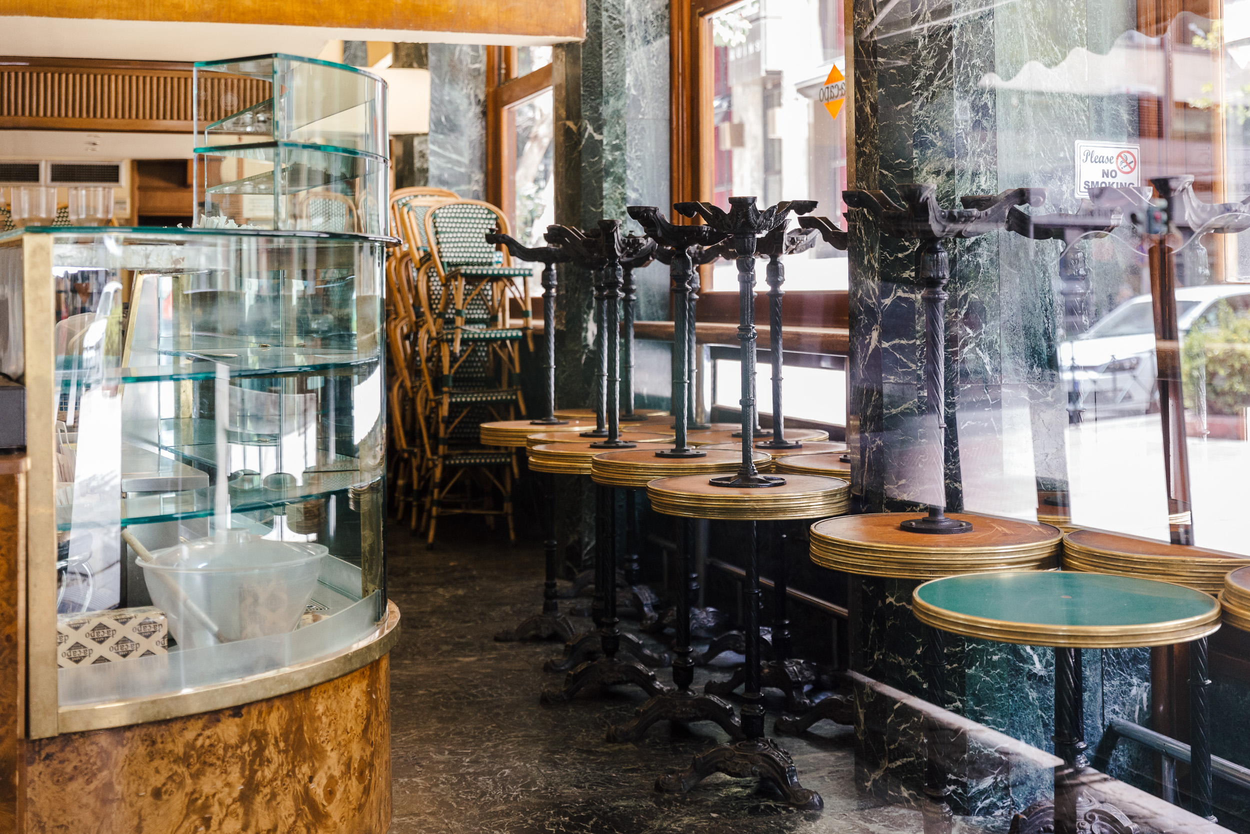 Σε λειτουργία από σήμερα οι εσωτερικοί χώροι στην εστίαση – Τι άλλο ανοίγει (upd)