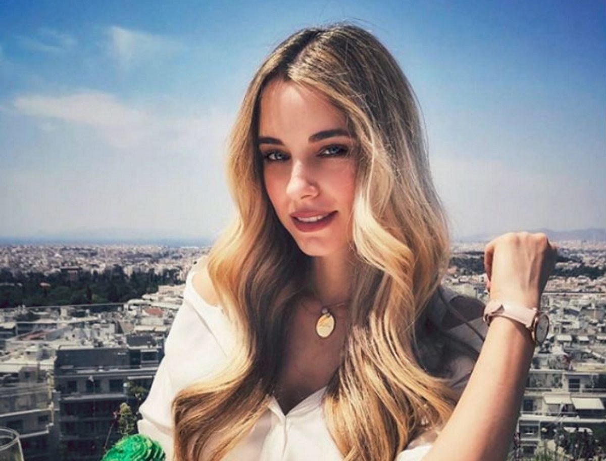 Η Δούκισσα Νομικού βάζει «φωτιά» στα «κόκκινα» – Ποζάρει με ένα εκρηκτικό μπικίνι (φώτο)