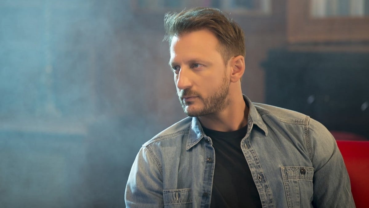 Κ.Καραφώτης: «Θέλω την προσωπική μου ζωή να την κρατώ προσωπική – Έχει πολλές ευθύνες το να μεγαλώνεις ένα παιδί»