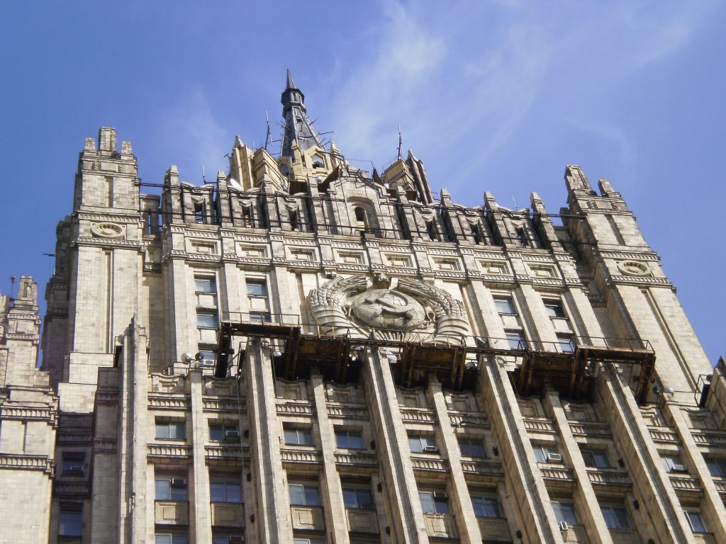 Ρωσική οργή κατά Τσεχίας: Άθλια πρόκληση η απέλαση των δύο Ρώσων διπλωματών