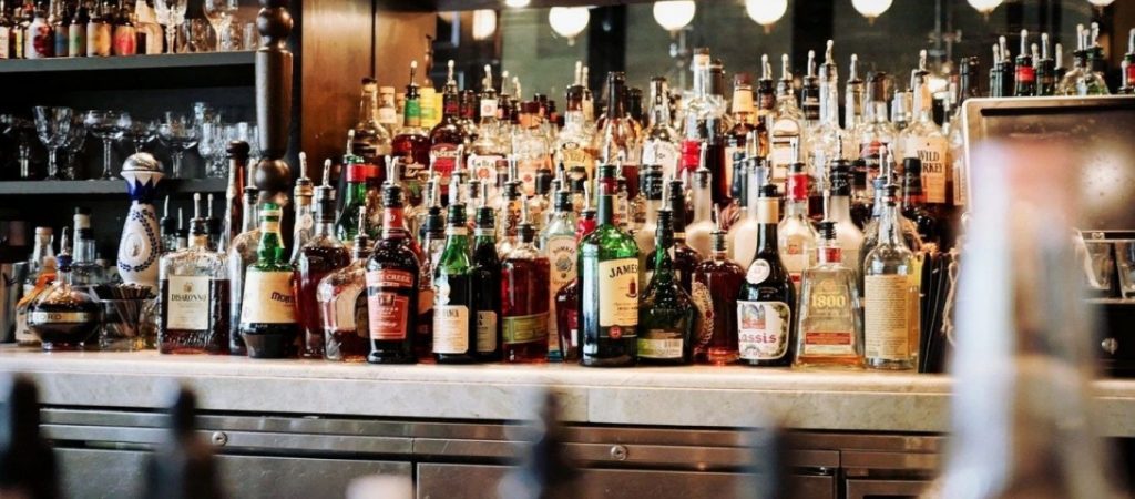 Άρση περιορισμών: Από Δευτέρα 8 Ιουνίου ανοίγουν Ίντερνετ καφέ και νυχτερινά κέντρα