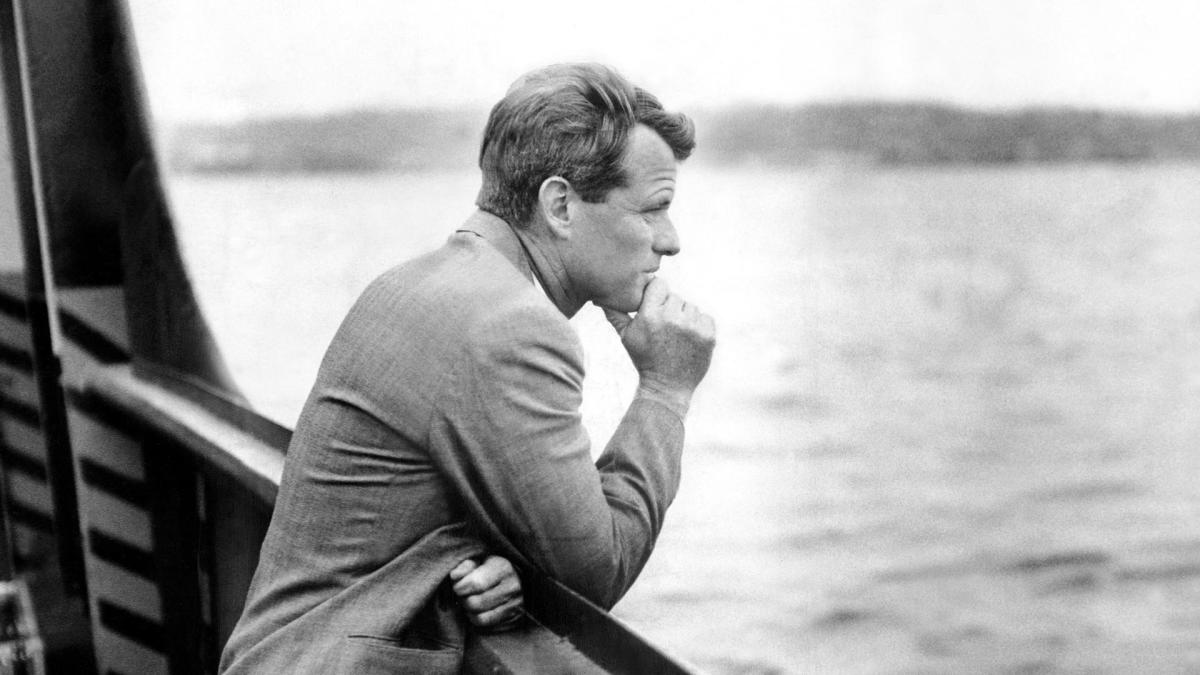 6 Ιουνίου 1968: Δολοφονείται ο Ρόμπερτ Φράνσις Κένεντι (φώτο – βίντεο)