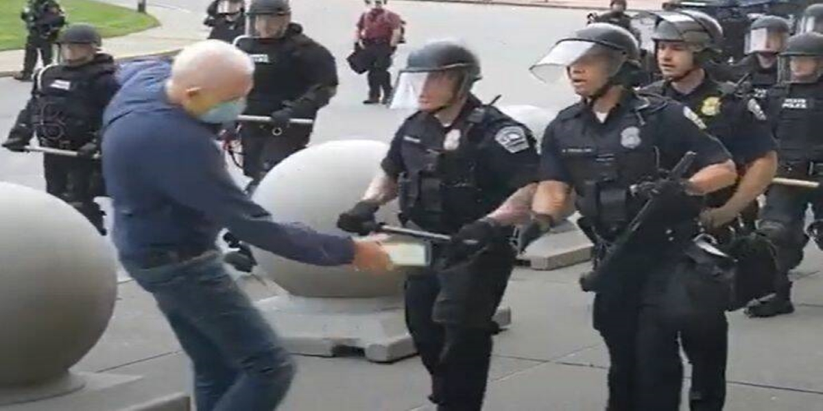 Αναταραχή στην αστυνομία των ΗΠΑ: Παραιτήθηκαν διαμαρτυρόμενοι για τη διαθεσιμότητα των συναδέλφων τους