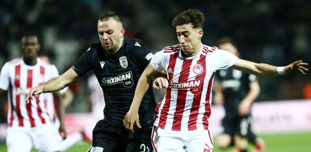 Φίλαθλοι του ΠΑΟΚ ανέβηκαν στην ταράτσα για να παρακολουθήσουν το ντέρμπι με τον Ολυμπιακό (φωτο)