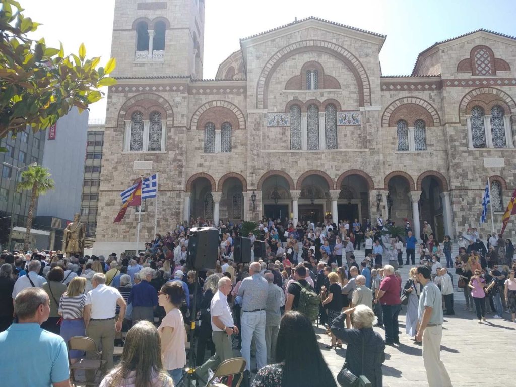 Αποκαλυπτήρια αγάλματος Κωνσταντίνου Παλαιολόγου στην Αγία Τριάδα στον Πειραιά (βίντεο)