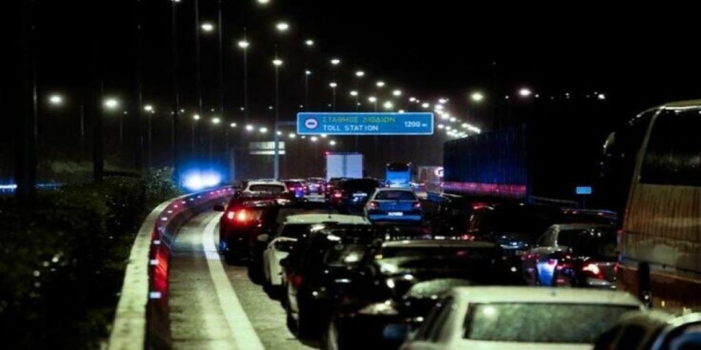 Θεσσαλονίκη: Μποτιλιάρισμα χιλιομέτρων από την επιστροφή των ταξιδιωτών