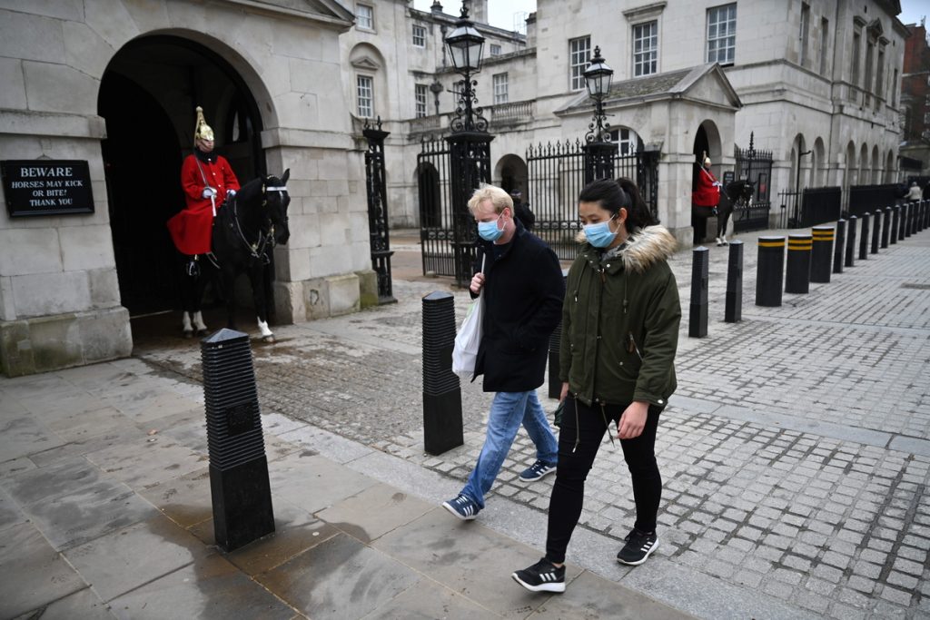 Βρετανία: Στις αρχές Ιουλίου η εφαρμογή στα smartphones για την ιχνηλάτηση κρουσμάτων κορωνοϊού