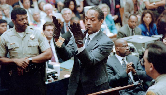 Η απάτη με τα χάπια και το γάντι: Το ιδιοφυές τρικ του δικηγόρου που κατόρθωσε να αθωώσει τον O.J. Simpson