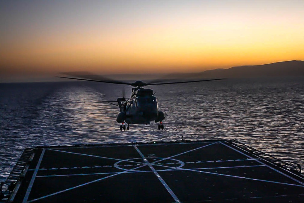 Επεισόδιο στα ανοιχτά της Λιβύης: Τουρκικά πολεμικά πλοία απείλησαν το ελικόπτερο της ελληνικής φρεγάτας «ΣΠΕΤΣΑΙ»