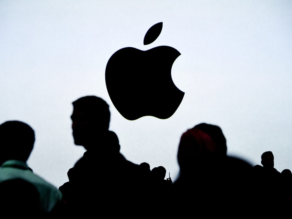 Δεν φαντάζεστε γιατί άνδρας μηνύει την Apple για ένα τρισεκατομμύριο δολάρια