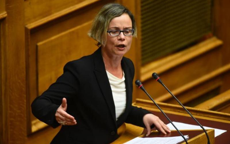 Μπέττυ Σκούφα: Η βουλευτής του ΣΥΡΙΖΑ η γέννηση στην Μ.Βρετανία και τα αγγλικά στα νηπιαγωγεία