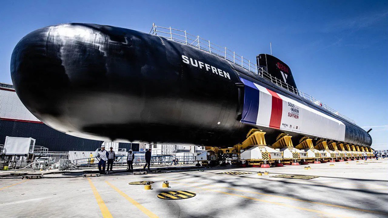 Τουλόν: Φωτιά σε πυρηνοκίνητο υποβρύχιο του γαλλικού Ναυτικού – «Είναι υπό έλεγχο», λένε