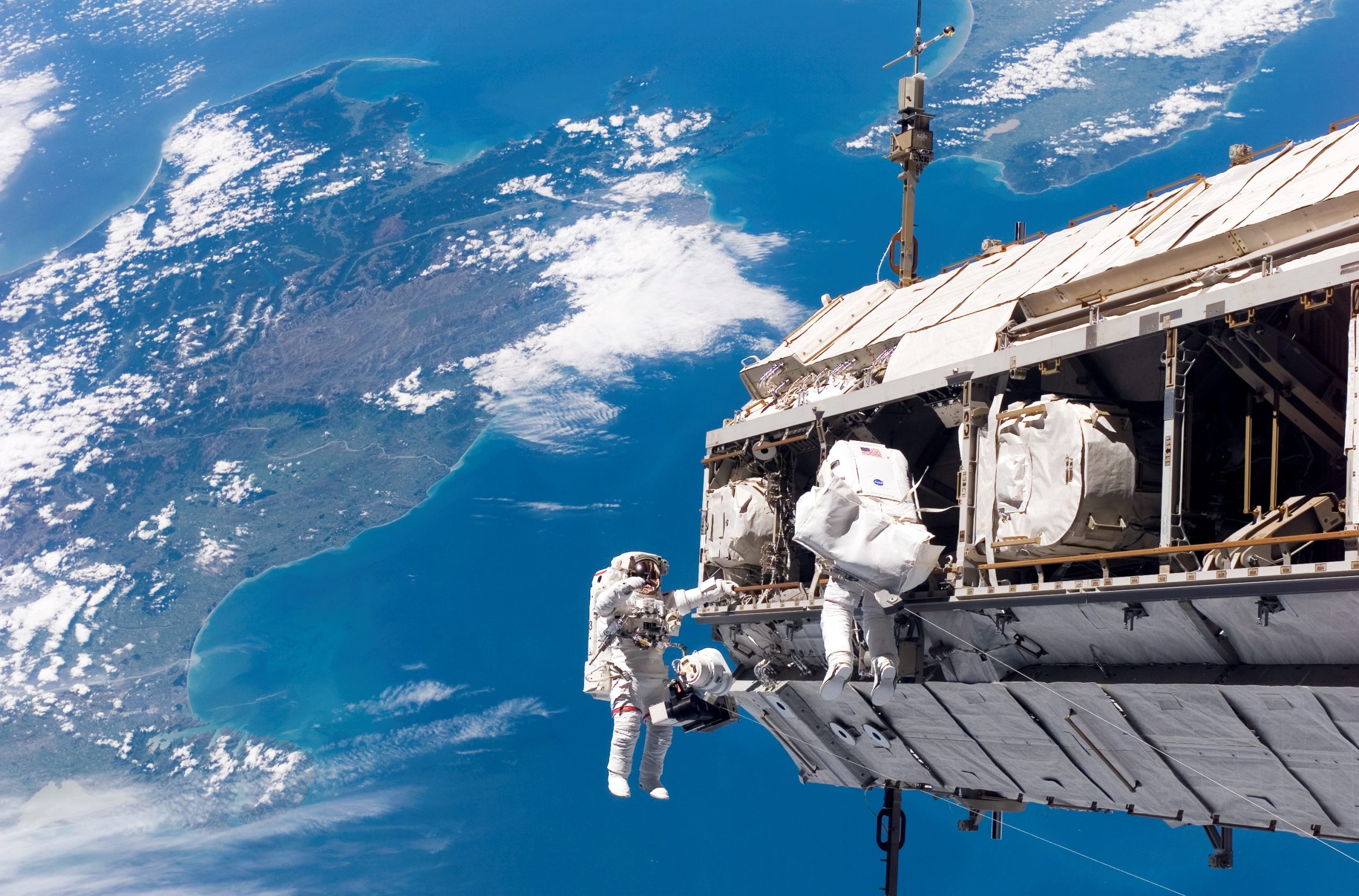 ISS: Δείτε ζωντανά τον διαστημικό περίπατο των αστροναυτών