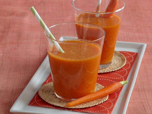 Τέσσερα smoothies που θα σας βοηθήσουν να χάσετε κιλά εύκολα και γρήγορα