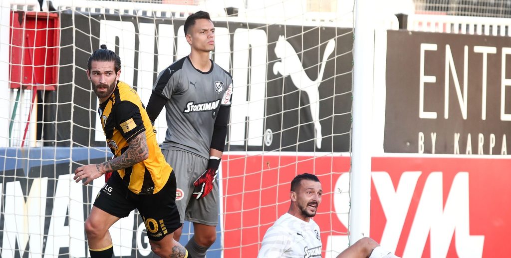 Πέρασε από την Κρήτη η ΑΕΚ – Κέρδισε (0-2) τον ΟΦΗ και κουνάει σεντόνι