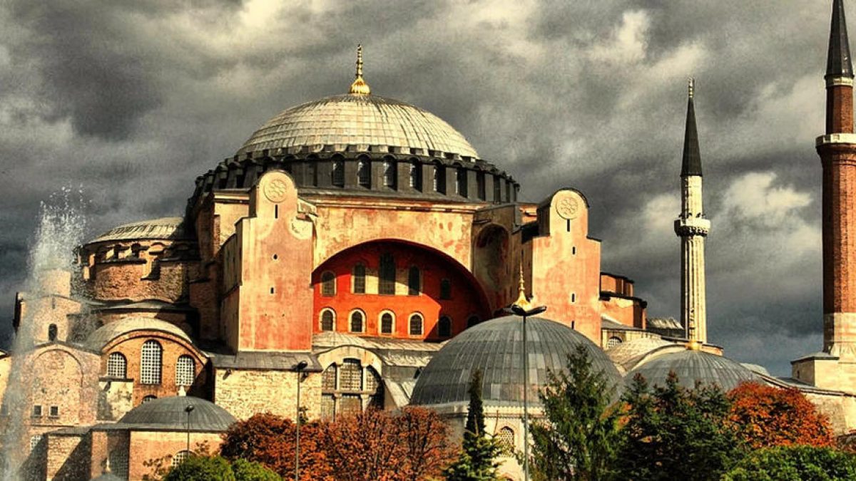 Οι Τούρκοι έτοιμοι να ξεκινήσουν  τις εργασίες για μετατροπή της Αγιάς Σοφιάς σε τζαμί