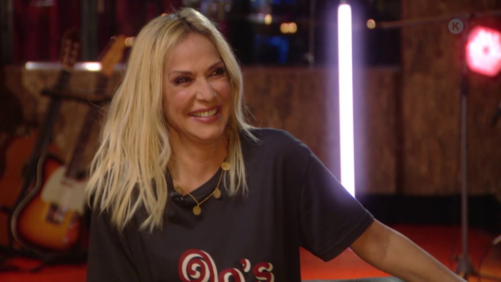 Τρομερή Άννα Βίσση: Ο πρωτότυπος τρόπος της για να ευχηθεί στους μαθητές που δίνουν Πανελλήνιες (βίντεο)