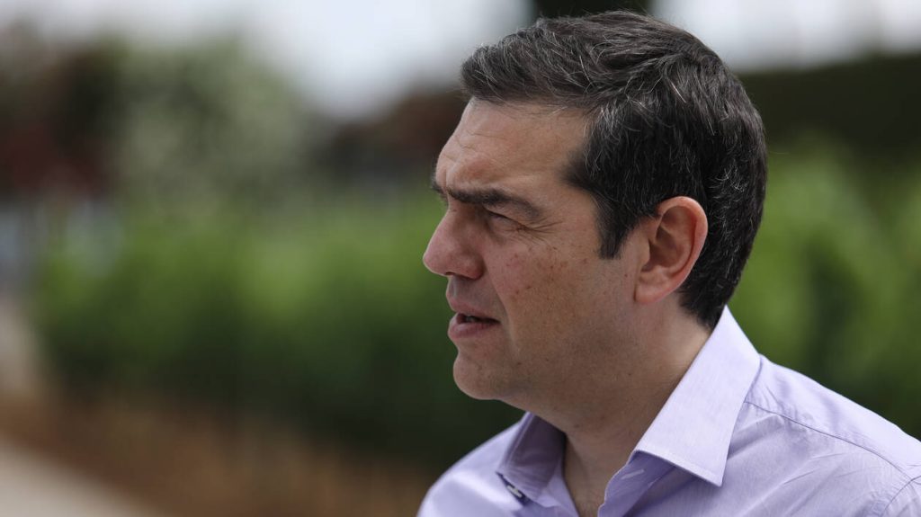 Το τραγούδι του Α.Τσίπρα για τις Πανελλαδικές – «Ότι και να γίνει κανείς δεν θα σας στερήσει τη ζωή που θέλετε» (βίντεο)