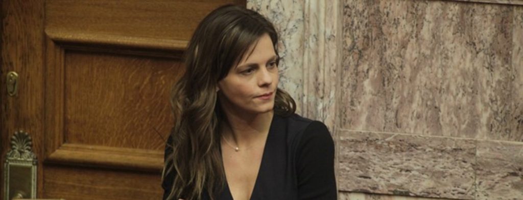 Ε.Αχτσιόγλου για «ΣΥΝεργασία»: «Δεν στηρίζει τη θέση εργασίας και το επίπεδο του μισθού» (βίντεο)