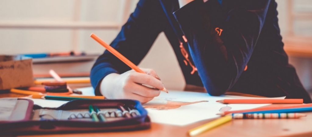 Οι Άγιοι Προστάτες για τις εξετάσεις και η ευχή στο κομποσκοίνι