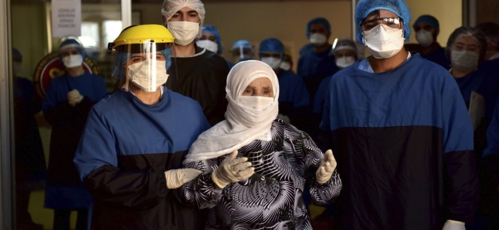 Τουρκία: 1.592 νέα κρούσματα και 18 θάνατοι από κορωνοϊό την τελευταία μέρα