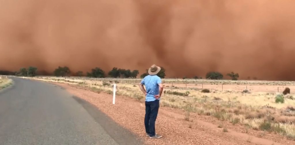 Στο σκοτάδι για 18 μήνες: Το τεράστιο σύννεφο σκόνης πάνω από την Ευρώπη που «σκέπασε» τον ήλιο