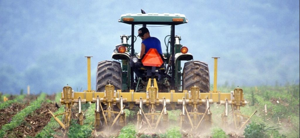 Τραγωδία στην Τρίπολη: Άνδρας καταπλακώθηκε από τρακτέρ