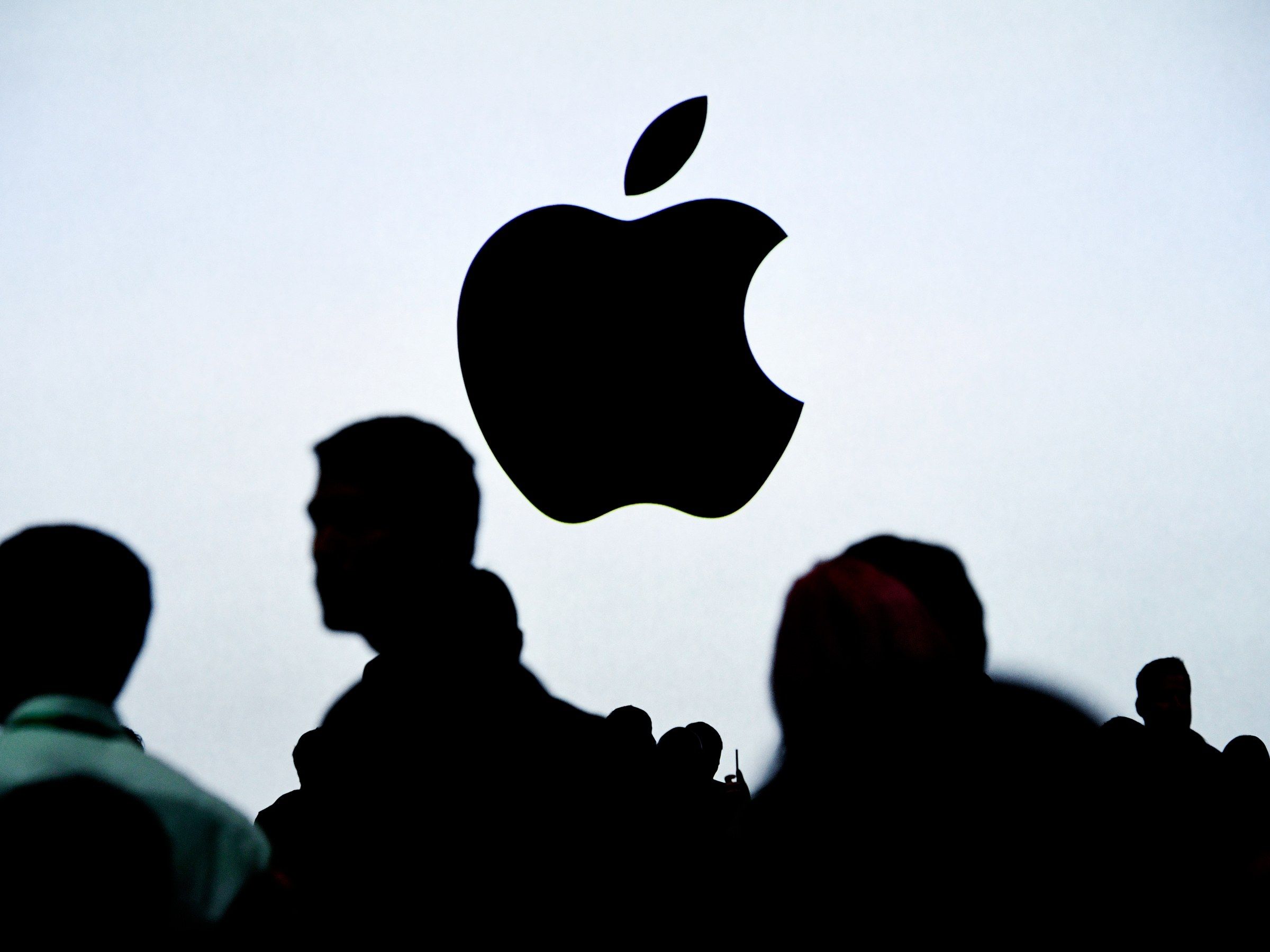 Κομισιόν: Ξεκίνησε έρευνες για να αξιολογήσει τους κανόνες της Apple