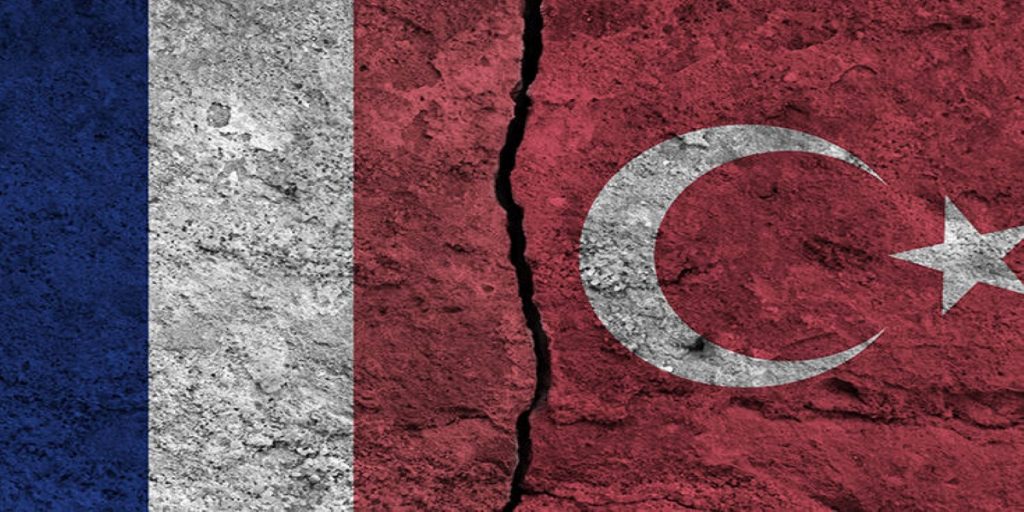 Άγκυρα κατά Παρισιού για Λιβύη:  «Σκοτεινές και ανεξήγητες οι γαλλικές ενέργειες»