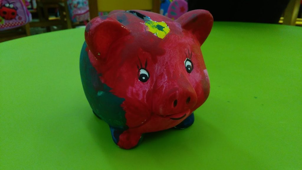 Γιατί ο κουμπαράς έχει το σχήμα γουρουνιού; – Αυτός είναι ο λόγος!