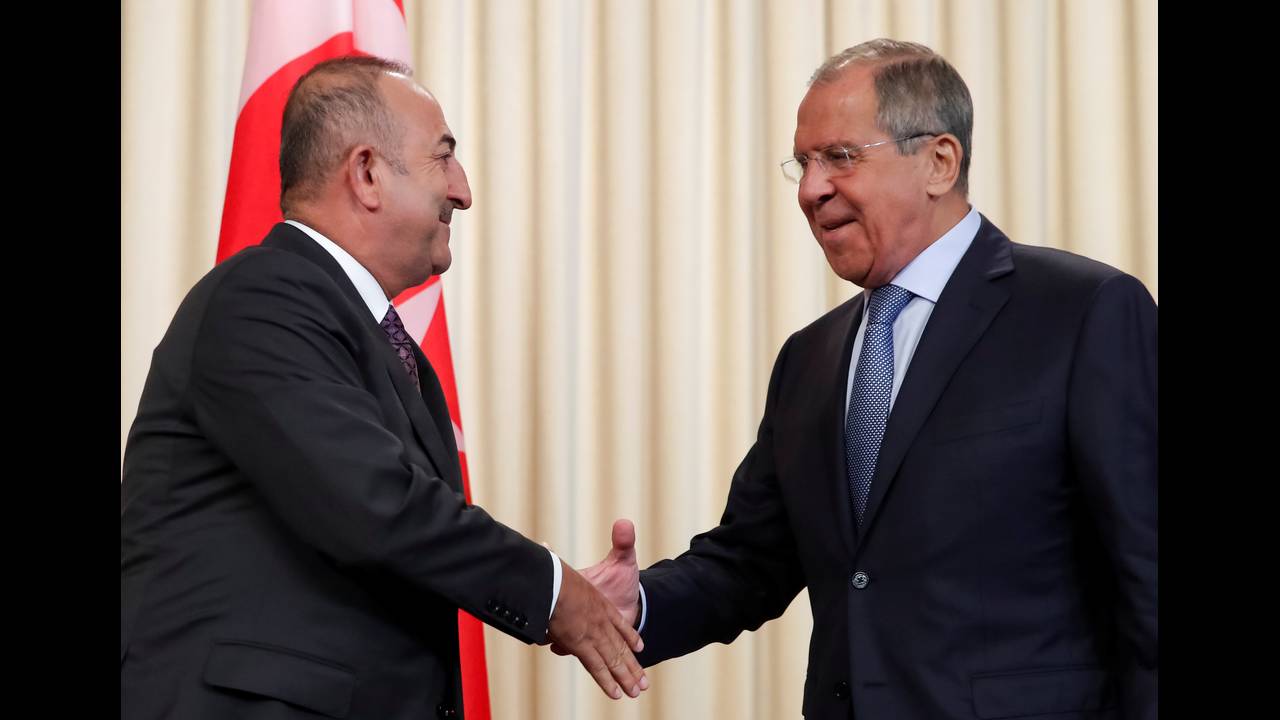 Συνομιλία Λαβρόφ – Τσαβούσογλου: «Συντονισμός Ρωσίας και Τουρκίας στον πολιτικό διακανονισμό της Λιβύης»