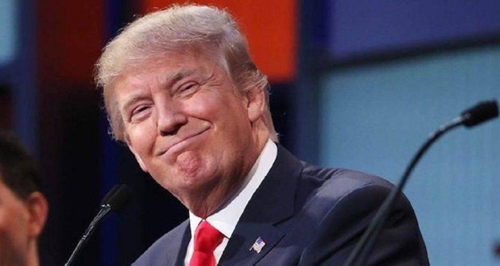 Τραμπ: «Δίκοπο μαχαίρι τα τεστ για τον κορωνοϊό – Να μειωθούν» – «Προφανώς αστειευόταν» σχολίασε αξιωματούχος