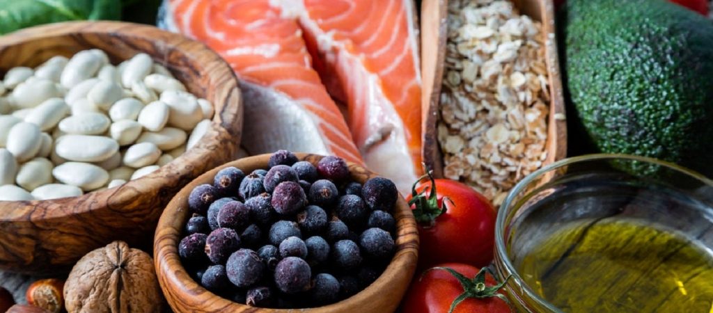 Ο ΕΦΕΤ μας λέει πώς να τρώμε με ασφάλεια – Αυτά είναι τα πέντε «κλειδιά»