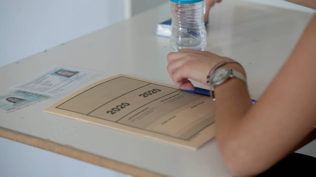 Πανελλήνιες 2020: Σε Φυσική και Λατινικά εξετάζονται σήμερα οι υποψήφιοι των ΓΕΛ