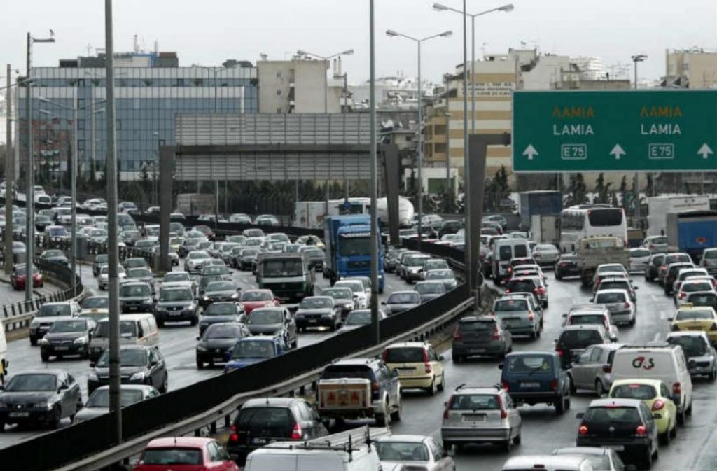 Κίνηση: Στο «κόκκινο» ο Κηφισός λόγω τροχαίου – Ταλαιπωρία για τους οδηγούς (φωτο)