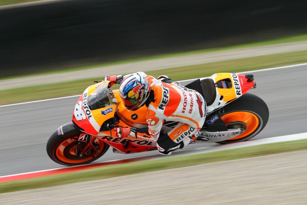 Τραγικός θάνατος στην πίστα για γνωστό οδηγό μηχανών – Έπεσε από τη μηχανή μετά από σύγκρουση (φωτο)