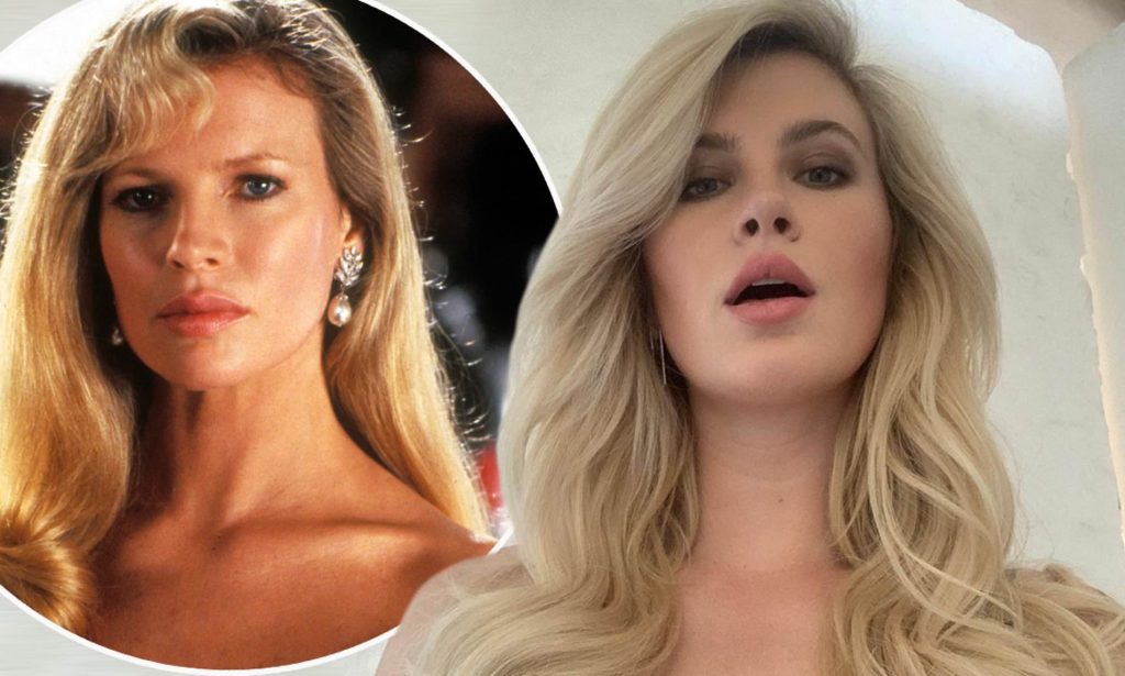 Το μήλο κάτω από τη μηλιά… Η κόρη της Κιμ Μπάσιντζερ ποζάρει ολόγυμνη (φωτό)