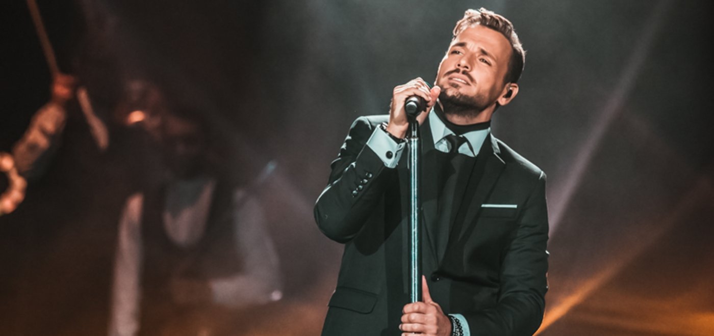 Νίκος Βέρτης: Σουίτες με ντουζιέρες και μπάτλερ στο μαγαζί που εμφανίζεται (βίντεο)