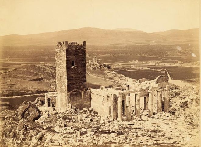 Ο χαμένος Πύργος της Ακρόπολης: Είχε ύψος 26 μέτρα και κατόπτευε όλη την Αθήνα μέχρι τη θάλασσα (φωτό)