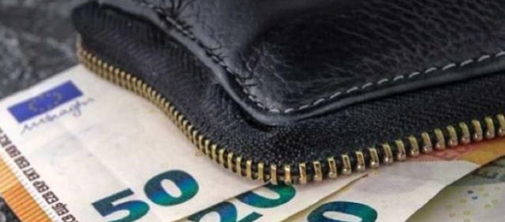 Έτσι θα σου μένουν χρήματα μέχρι το τέλος του μήνα – Τα τρία «μυστικά»