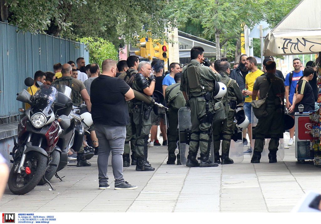 Άρης – ΑΕΚ: Χαμός έξω από το «Κλ. Βικελίδης» – Ψυχολογικές «ντόπες» από τον κόσμο (φώτο)