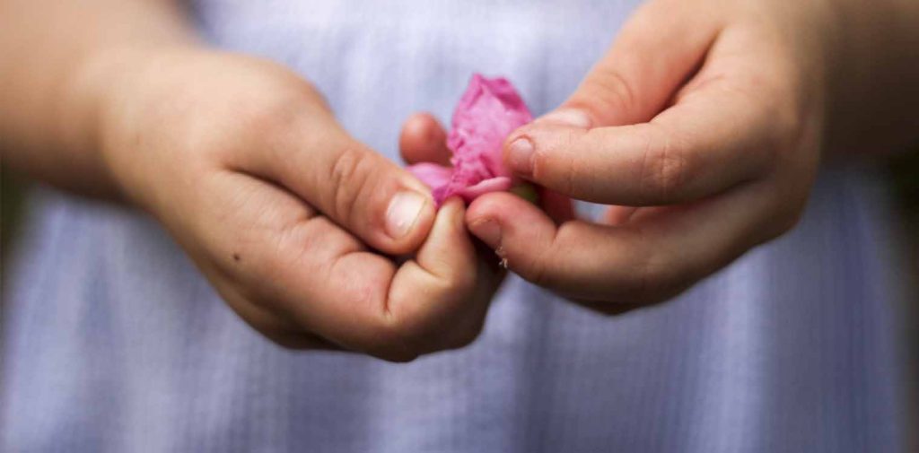 Ρόδος: Νέες αποκαλύψεις από τη μητέρα της 9χρονης που λιποθύμησε – «Της έλεγα κάνε υπομονή να πάρω τα 533 ευρώ» (βίντεο)