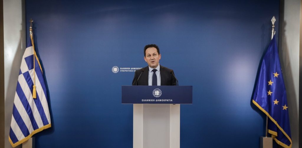 Δια ζώσης θα γίνεται πλέον το briefing του Στέλιου Πέτσα