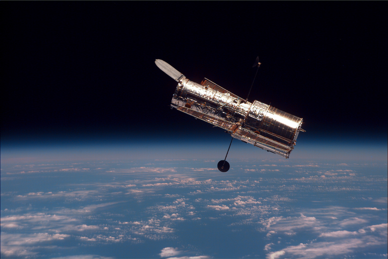 Το Hubble της NASA απαθανατίζει τα νεφελώματα «Πεταλούδα» και «Σκαθάρι» (φωτο)