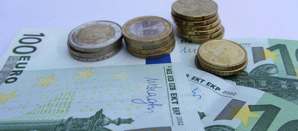 Πρωτογενές έλλειμμα 4,8 δισ. ευρώ για Ιανουάριο-Μάιο: Δραματική μείωση εσόδων λόγω των απαγορεύσεων